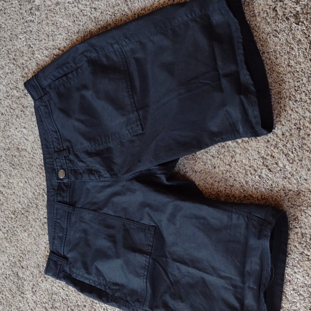 Black Lane Bryant shorts size 16.